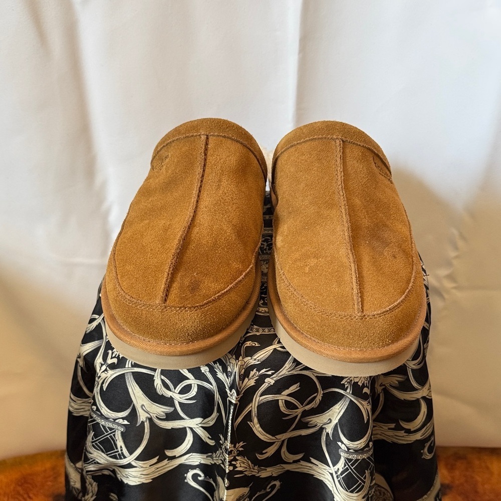 Koolaburra by UGG Men's Tan Suede Loafers - Picture 4 of 16